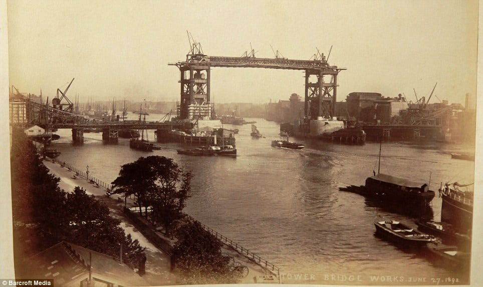 Tower Bridge Old Construction Photo 1