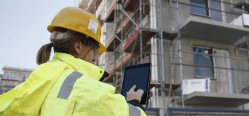 construction-site-manager-app-tablet-iPad